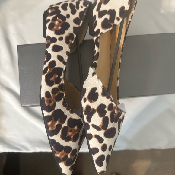 Brand Shein leopard print point toe flats - Picture 4 of 4